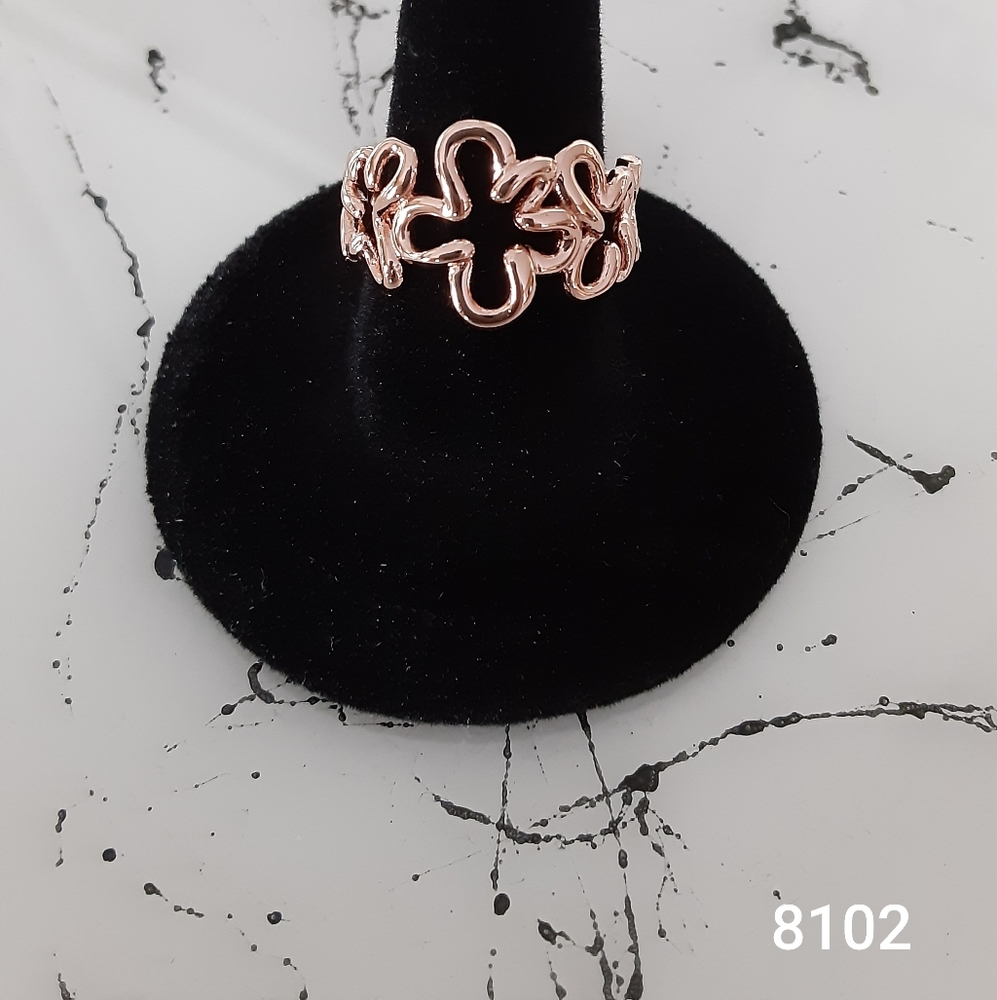 Ring 8102
